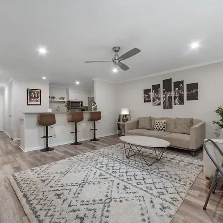 Walk To Everything, Affordable Condo In Downtown